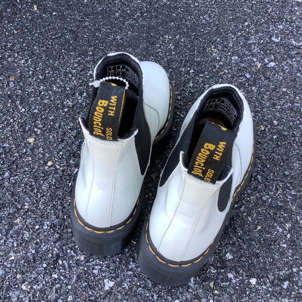 Dr. Martens 2976 Quad Leather Platform Chelsea Boots White US Ladies Size 9 - Picture 12 of 13